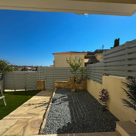Eden Serenity 1b, Paphos, Pool Appartement