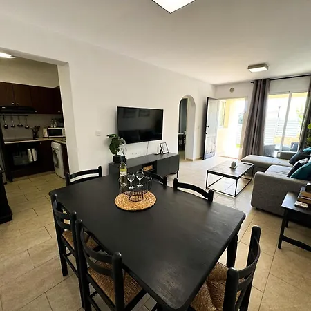 Eden Serenity 1b, Paphos, Pool Appartement Klorakas