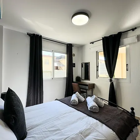 Eden Serenity 1b, Paphos, Pool