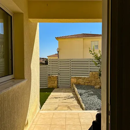 Eden Serenity 1b, Paphos, Pool Klorakas