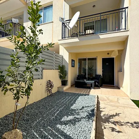 Eden Serenity 1b, Paphos, Pool Appartement Klorakas