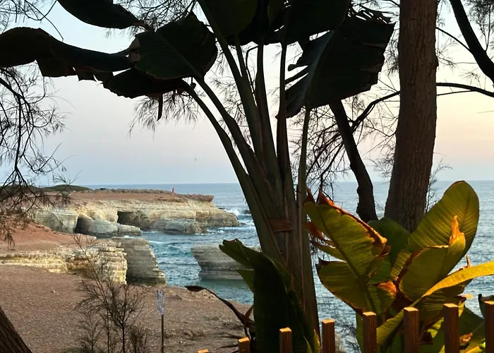 Eden Serenity 1b, Paphos, Pool Klorakas